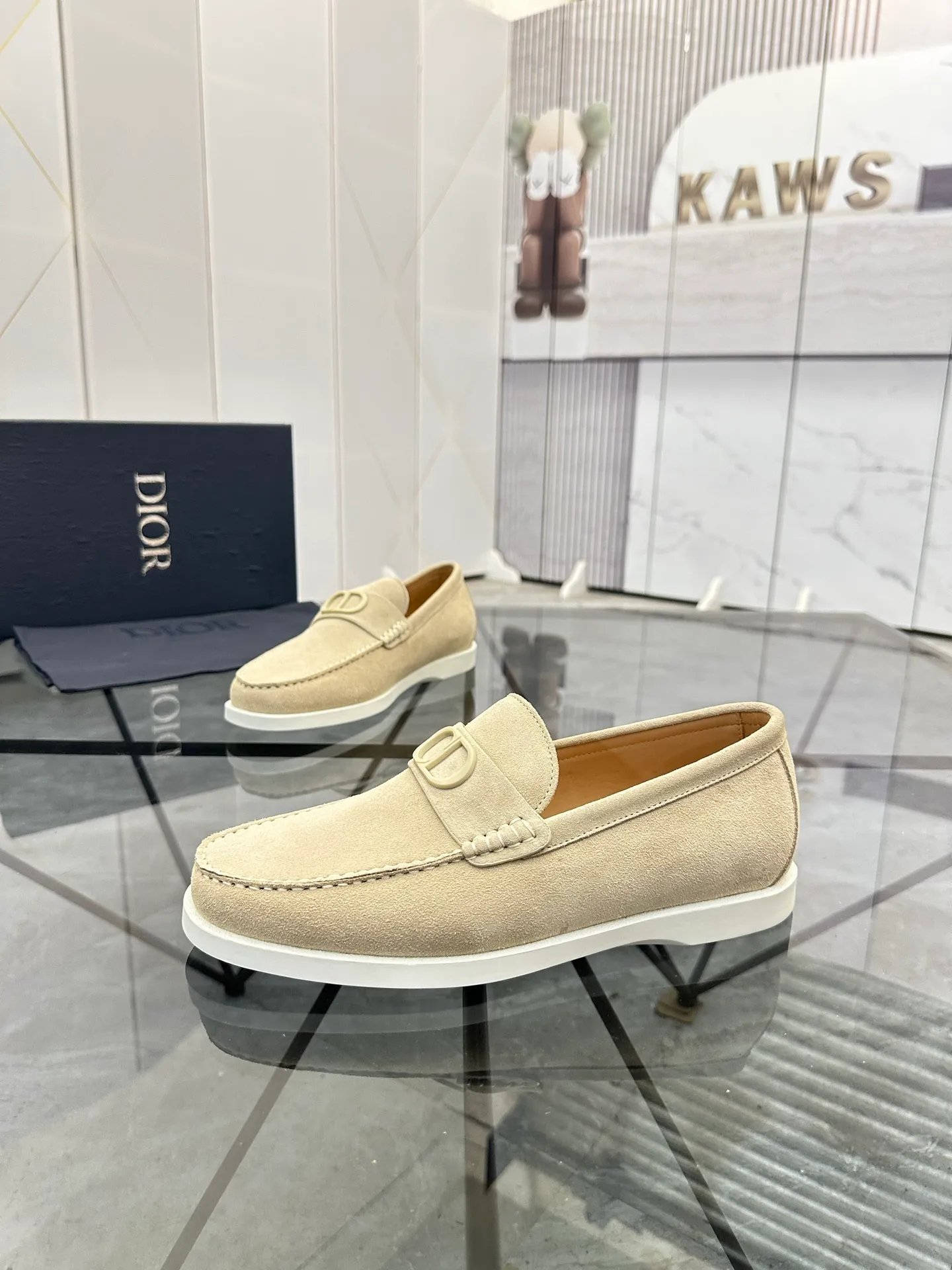Selling men's shoes 💰: 💰P440¥ Product trademark: Dio* "Dior*" slip-on shoes Regular size: 39-44 (can be customized to 45.46) Product materials: imported nubuck leather upper, cowhide lining, original outsole. Number: 628